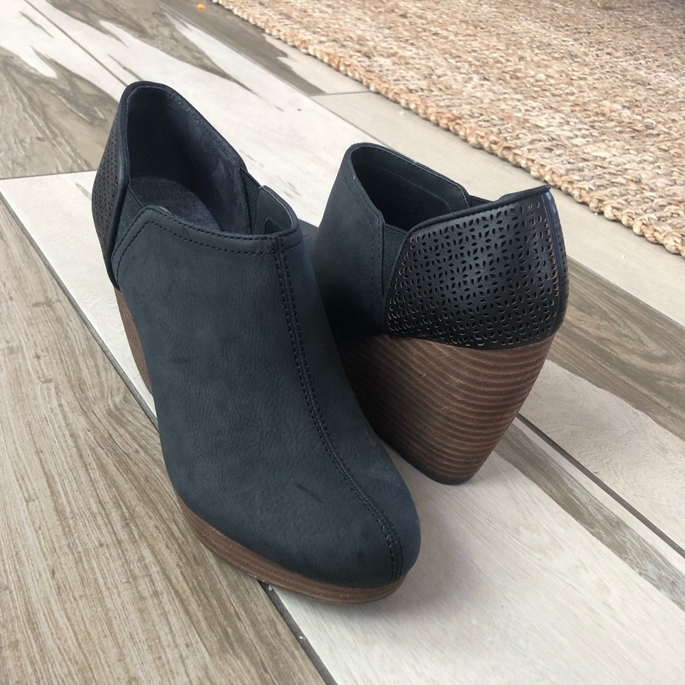 Dr. Scholls Memory foam Wedge booties